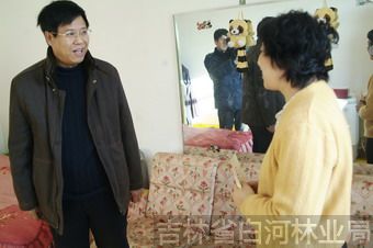 局工會于龍主席走訪慰問患病困難職工